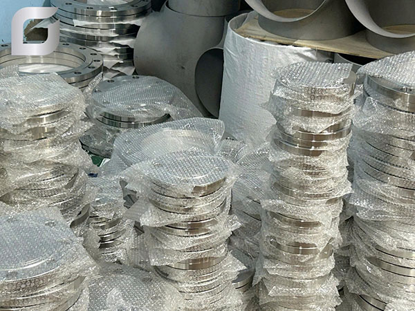 bích rỗng inox