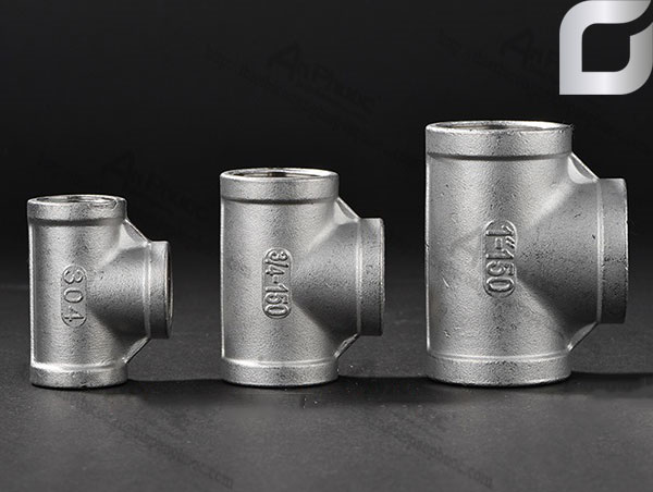 mua tê ren inox
