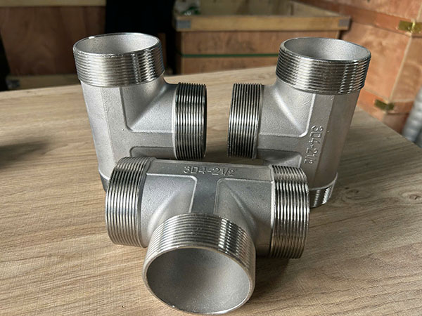 tê ren ngoài inox giá rẻ